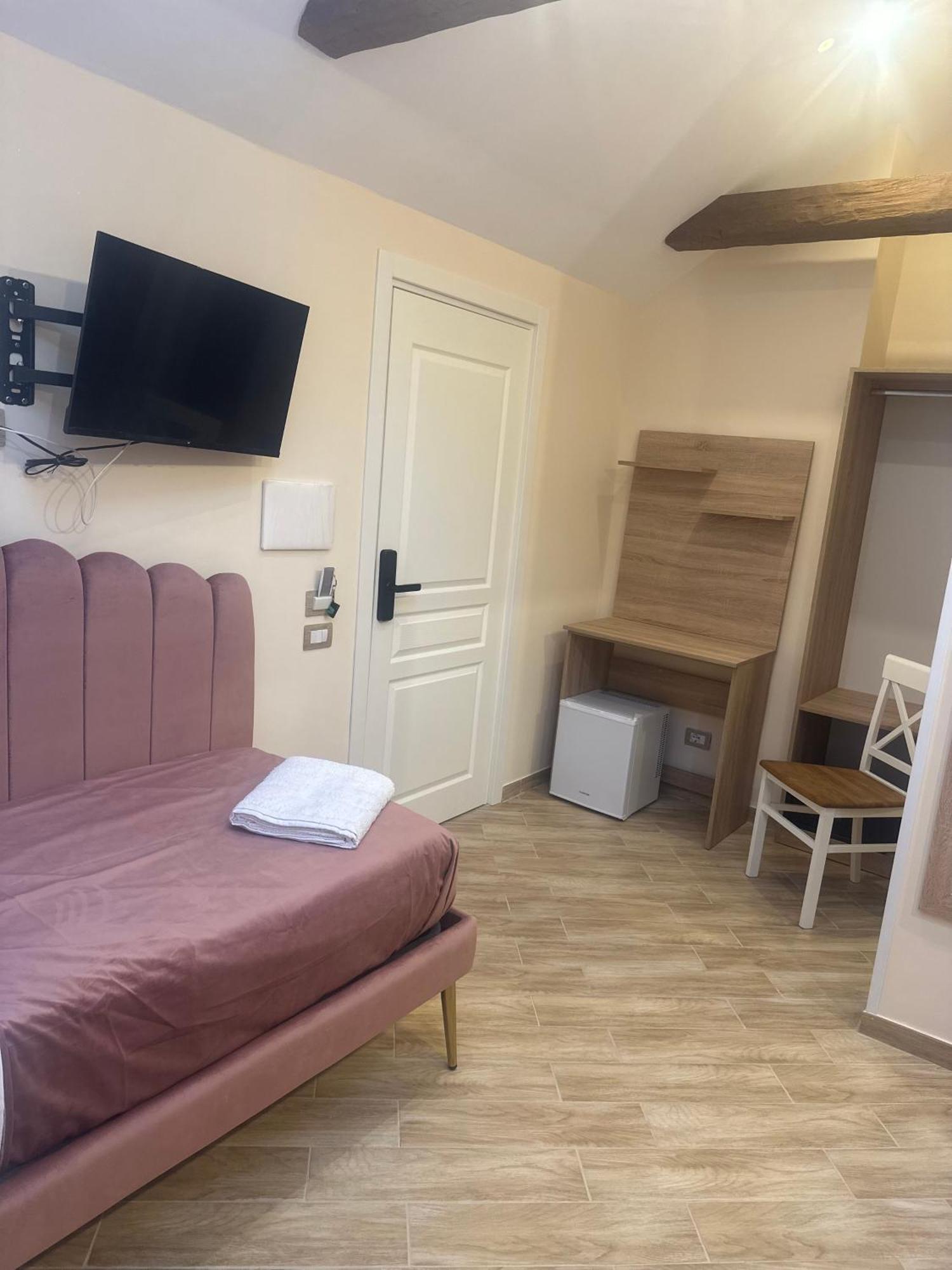 Attic Room Неаполь Екстер'єр фото