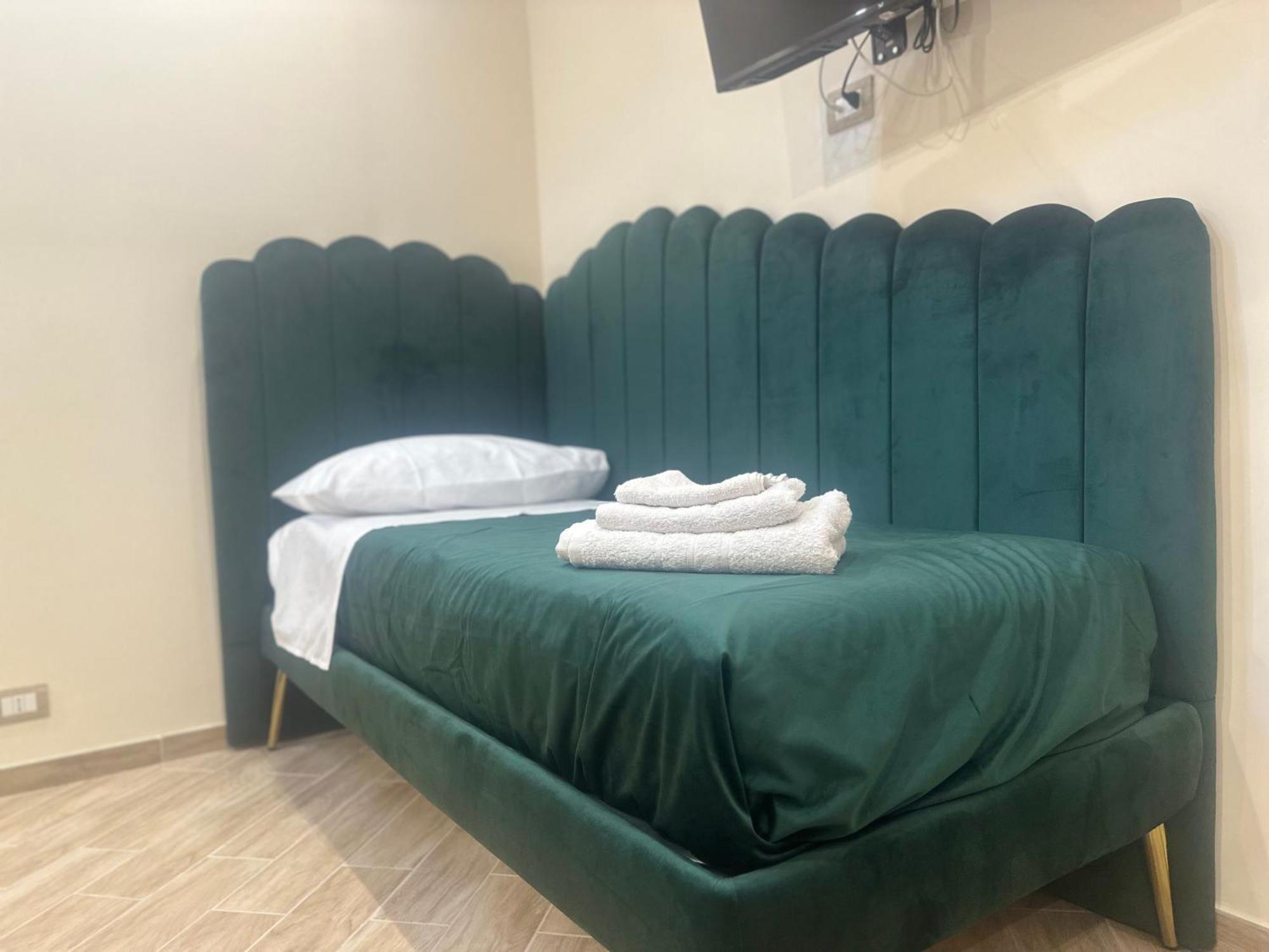 Attic Room Неаполь Екстер'єр фото