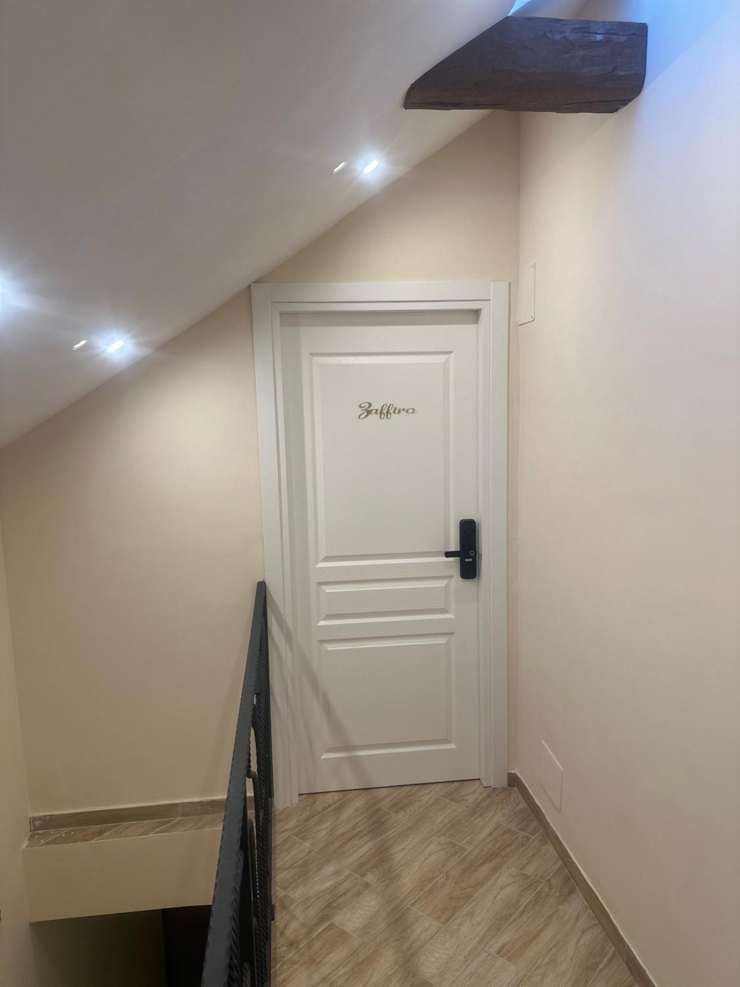 Attic Room Неаполь Екстер'єр фото